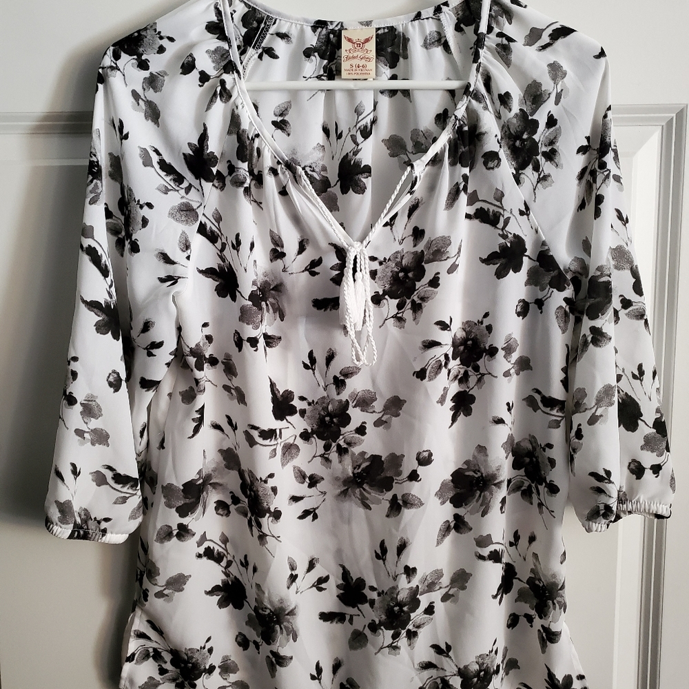 Faded Glory floral top